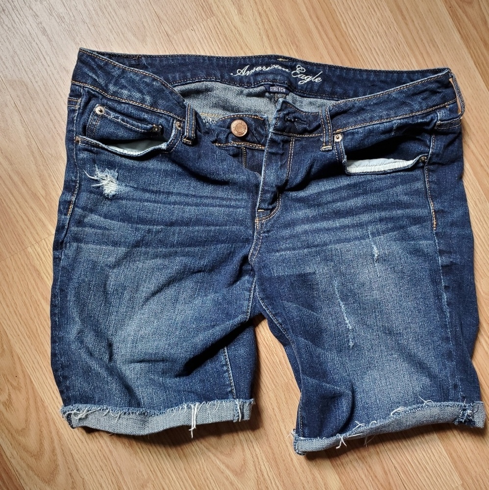 American Eagle Midrise Shorts